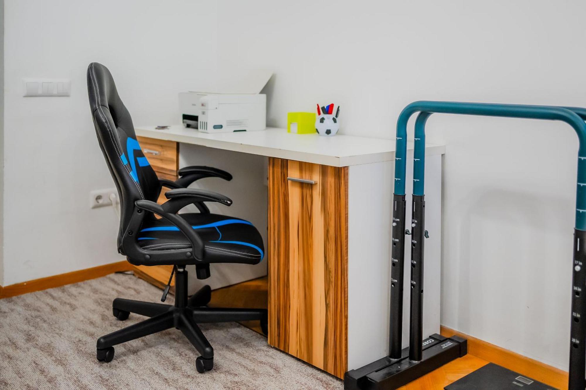 Work And Play Apartment Загреб Екстериор снимка