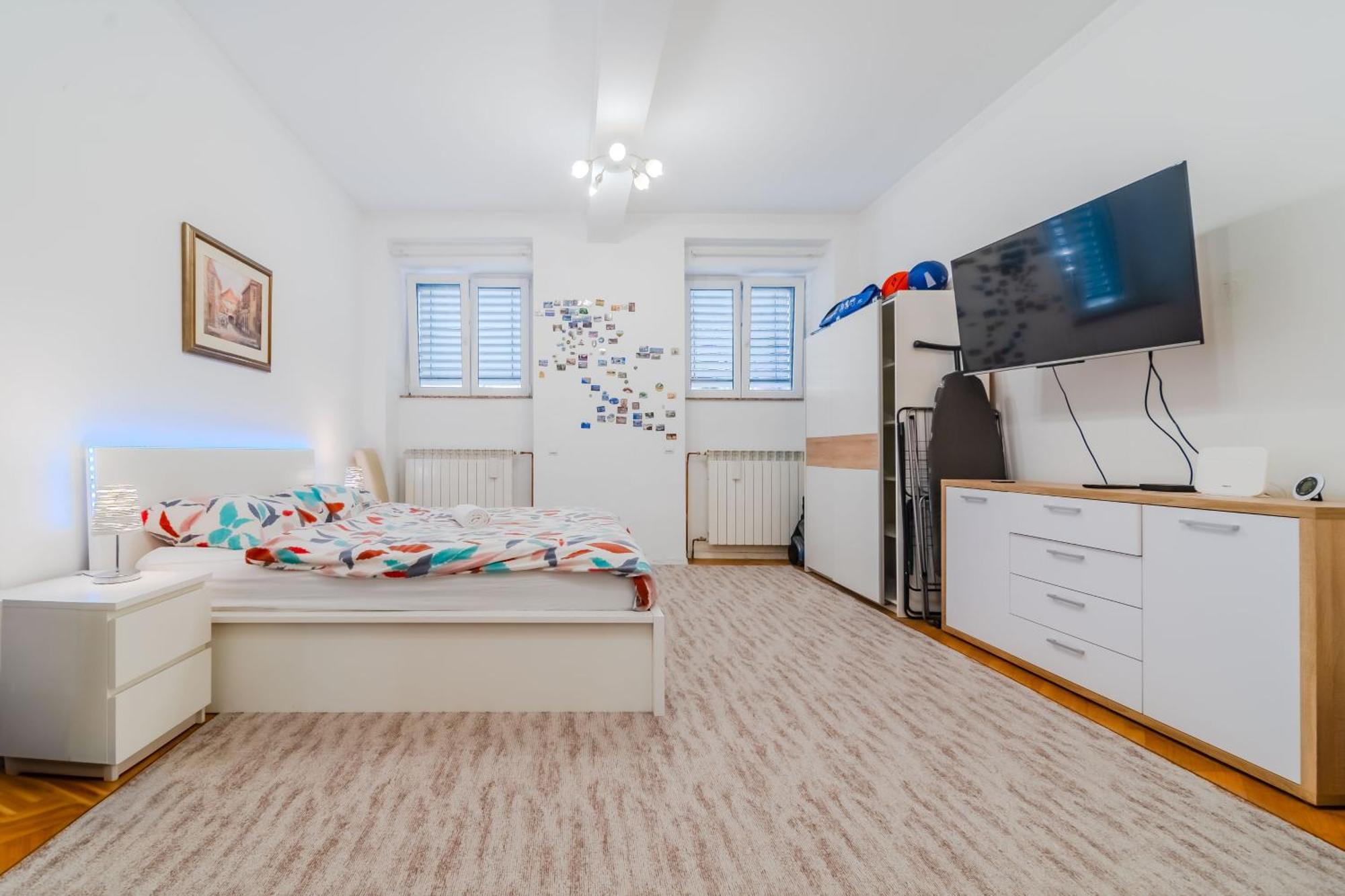Work And Play Apartment Загреб Екстериор снимка